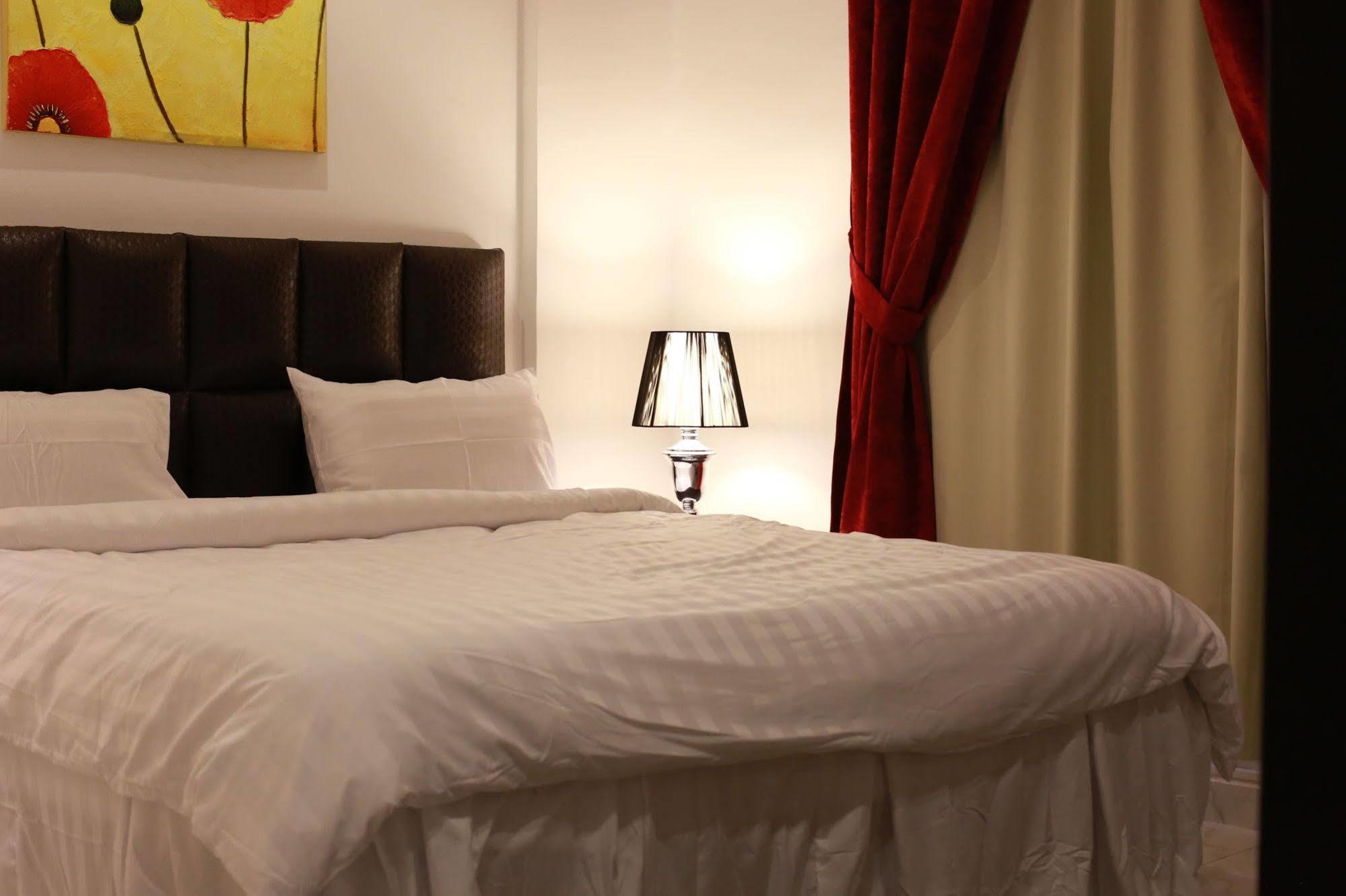 Continental Suite Salmiya Eksteriør bilde